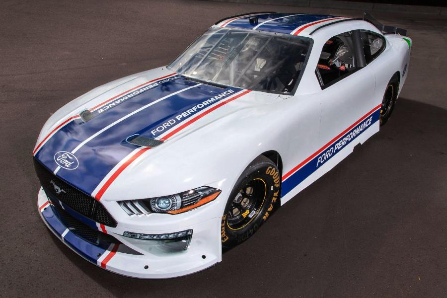  Ford NASCAR Mustang 2020 года  (фото 4 из 4)